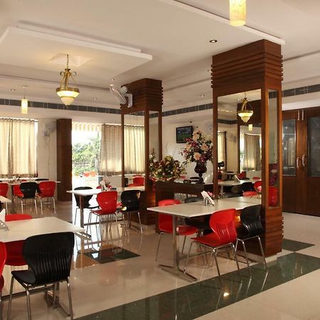 Vinay Residency Hotel Sindhnur Exterior photo