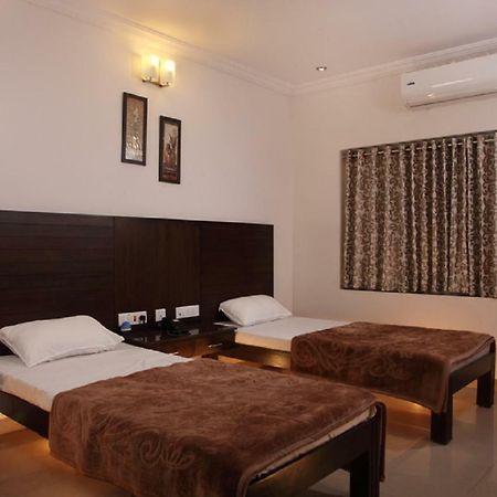 Vinay Residency Hotel Sindhnur Exterior photo