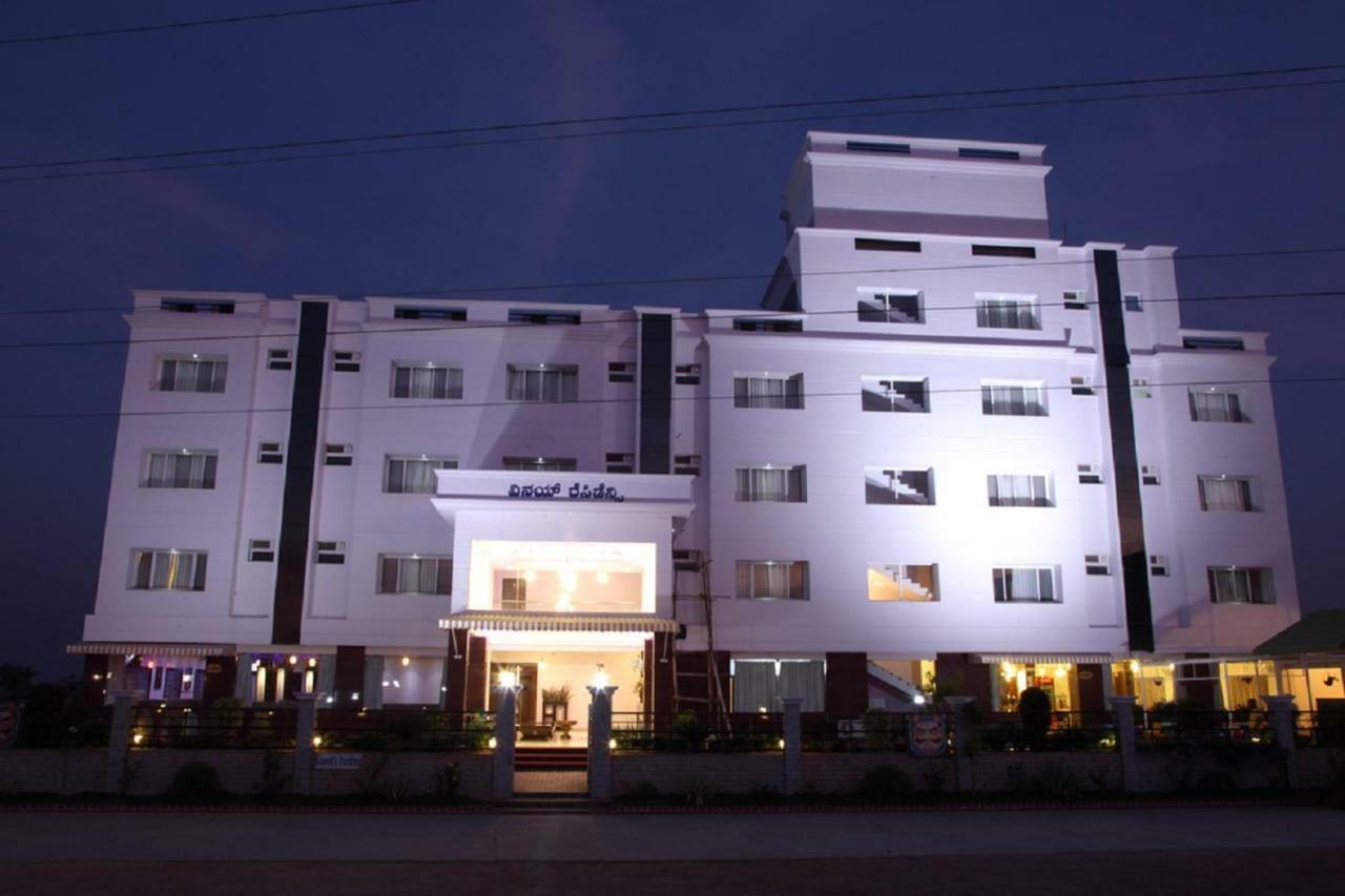Vinay Residency Hotel Sindhnur Exterior photo