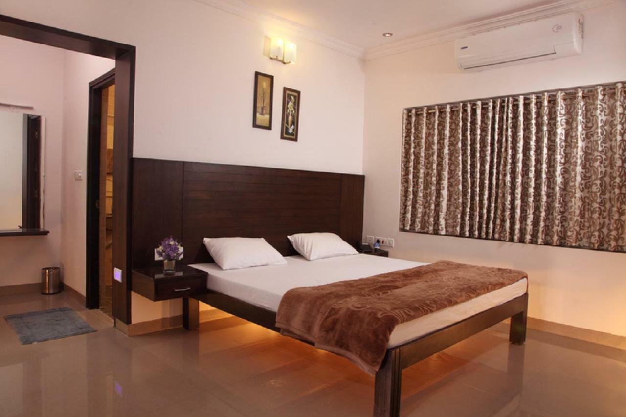Vinay Residency Hotel Sindhnur Exterior photo