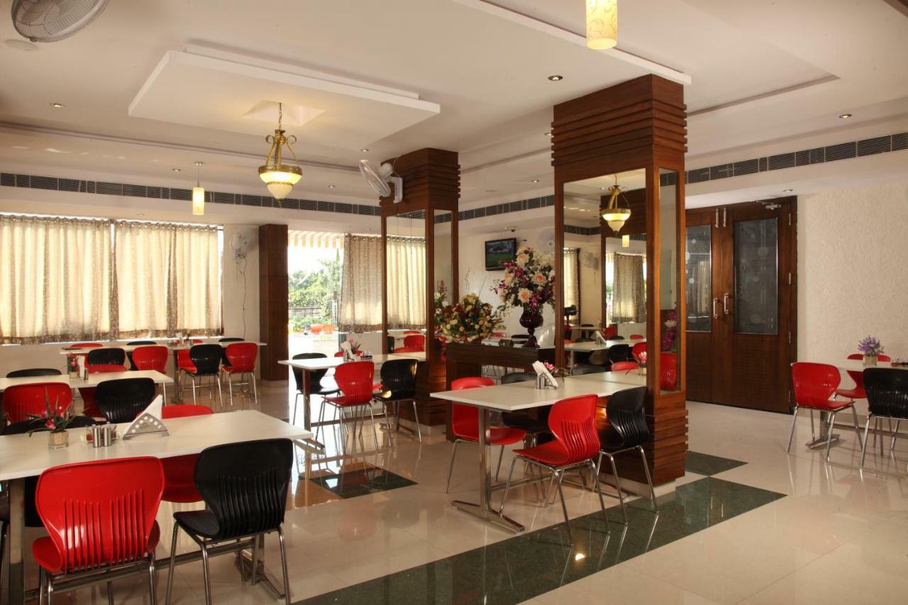 Vinay Residency Hotel Sindhnur Exterior photo